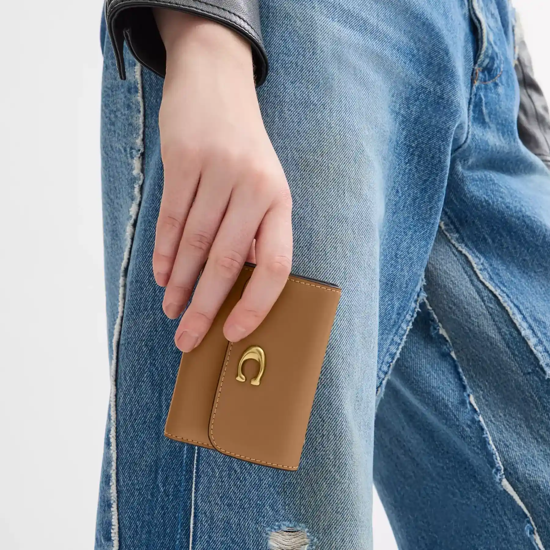 Essential Card Holder Wallet Honey Brown Essential Card Holder Wallet Honey Brown