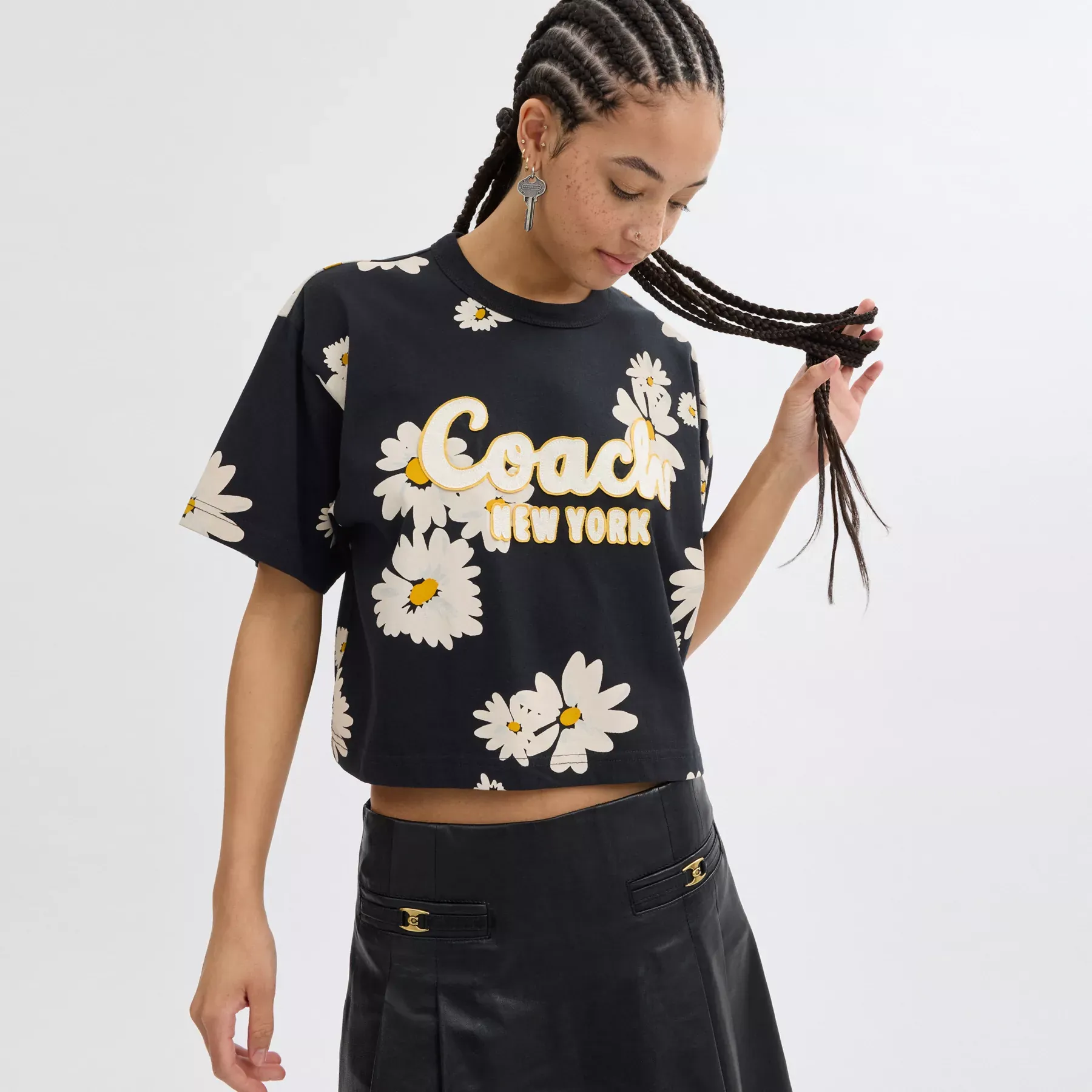 Floral Cropped Signature Script T-Shirt In Organic Cotton Black Multi Floral Cropped Signature Script T-Shirt In Organic Cotton Black Multi