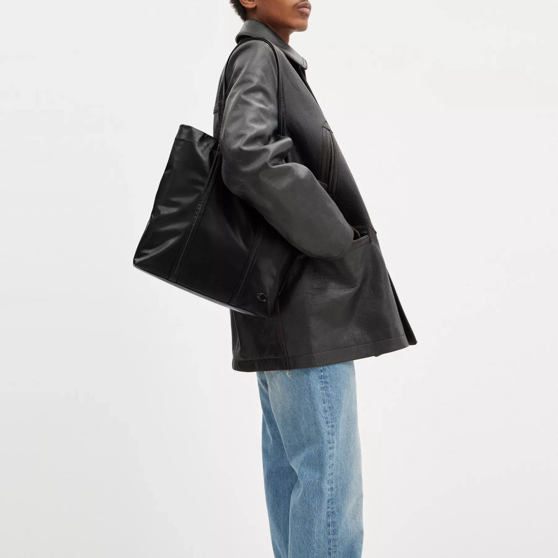 Hall Tote Bag 33 Black Hall Tote Bag 33 Black