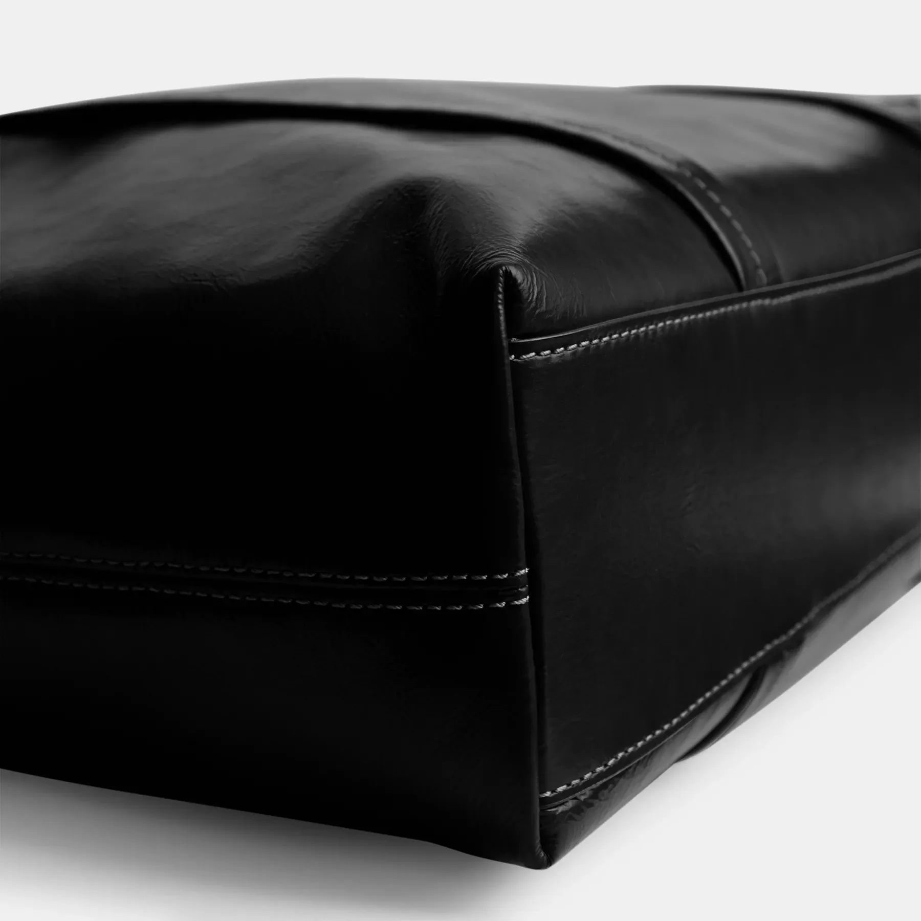 Hall Tote Bag 33 Black Hall Tote Bag 33 Black